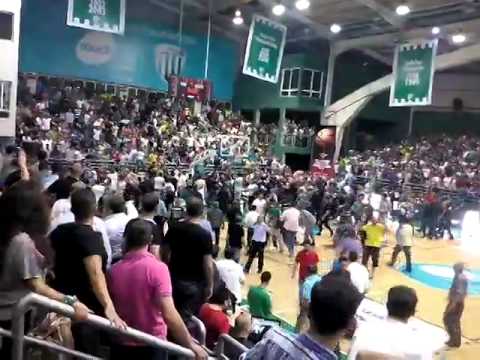 Riyadi players made a brawl