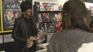 Kelly Rowland meets first fans to buy her album, Here I Am