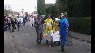 preview picture of video 'Carnavalsoptocht De Riensplitsers Doornenburg - Deel 1'