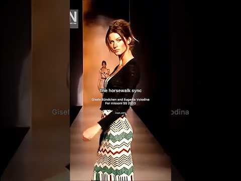 The horsewalk sync vs the catwalk sync✨#catwalk #horsewalk #runway #supermodel
