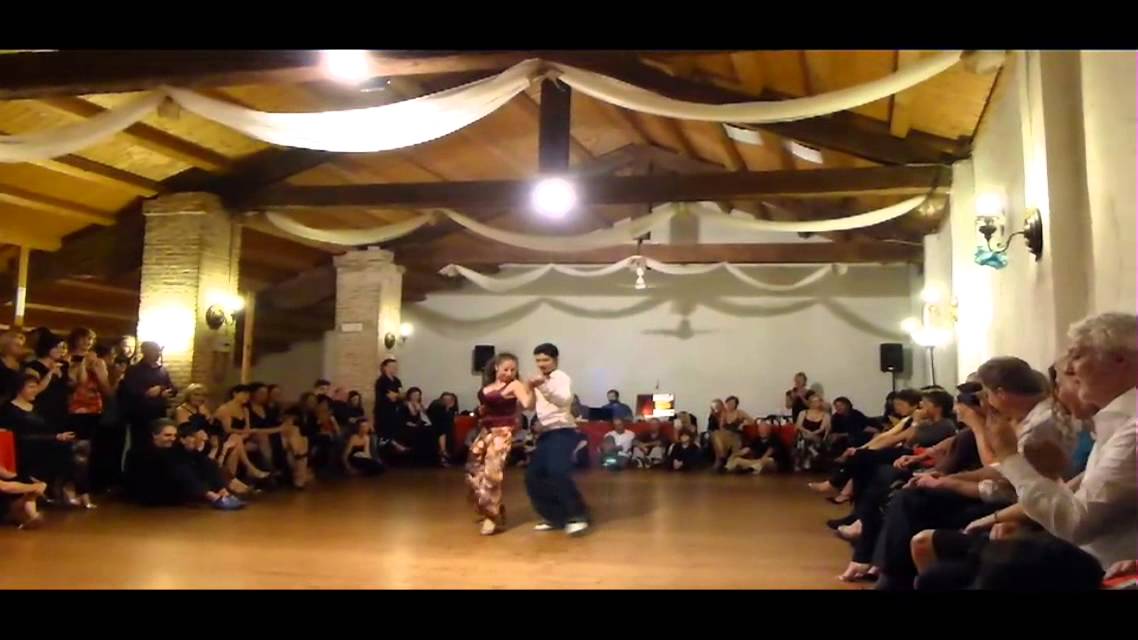 Video thumbnail for Cesira Miceli y ChenKuo Che Sierra - Roberto Alvarez, Estilo Para Bailar-La Luciérnaga