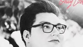 Jordan Smith performing &quot;Beauty Lies&quot;