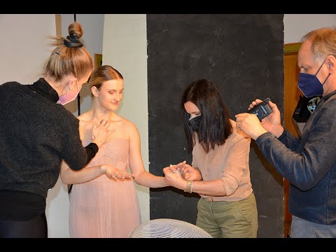 Backstage Fotoshooting "Luftig zarter Silber- und Goldschmuck"
