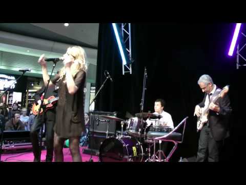 Showcase Amandine Bourgeois à Blagnac.