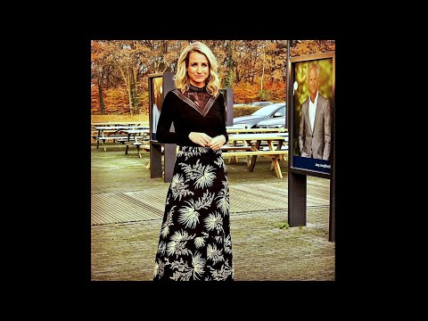 Dionne Stax persfoto’s photoshoot voor het AVROTROS gebouw op de parkeerplaats, november 2019.