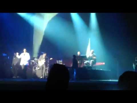 Maher Zain ft Fadly Padi - Insya Allah (Forgive Me Concert Jakarta 2012)