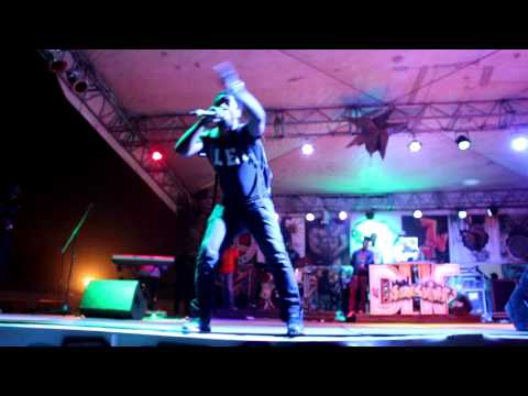 Jumper On Stage DHF2015