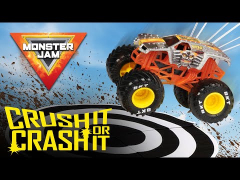 Will Max D Parachute Down Onto the Target? / Monster Jam Crush It Or Crash It! / Episode 4