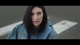 Kadr z teledysku Un buon inizio tekst piosenki Laura Pausini