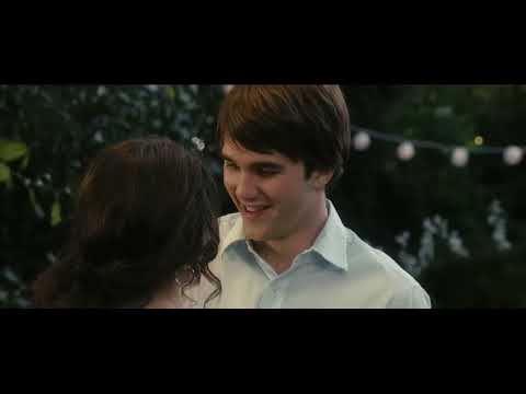 Trailer montage — hose-fight in the yard, Beezus and Henry blushing, Ramona’s paint-splatter fail; hooks synching to pratfalls