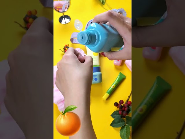 Vídeo relacionado con QUIYUM Kit Facial de Skincare con Frutas, Set de Regalo de Cuidado de la Piel de 10 Piezas para Mujeres y Adolescentes, Rutina Beauty con Hidratación Intensa y Luminosidad Natural