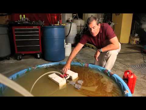Floating oil skimmer model removes oil more efficiently; prototype next