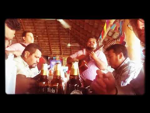Con la bandona, en mariscos el toro güero, la paz baja California Sur,.
