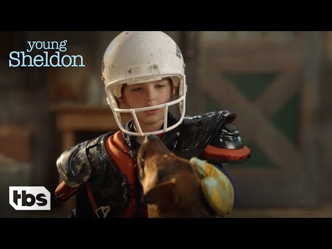 Young Sheldon: Sheldon’s New Fish Named Fish (Season 1 Episode 16 Clip) | TBS