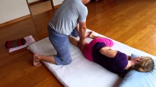 Thai massage therapy. Hip balance technique การนวดสร้างสมดุลย์สะโพก