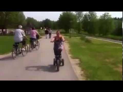 Ivana auf e BikeBoard 01