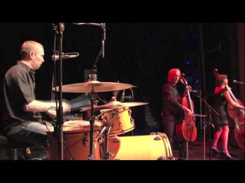 Eliza Carthy - (Britain is a) Car Park (Live @ Buxton Opera House)