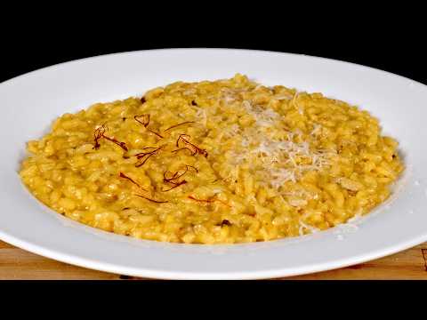 Risotto alla Milanese 🍛 How to Make the Creamiest Saffron Risotto