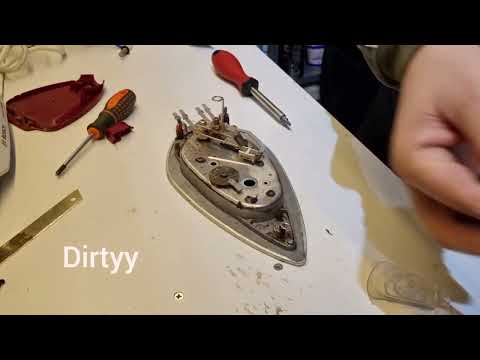 Bosch Sensixx DA30 steam iron disassembly and cleaning.