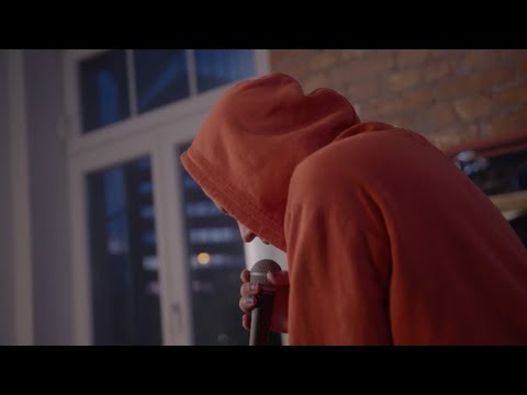 Trille - Kapuze feat. GIRLWOMAN (Live im Proberaum)