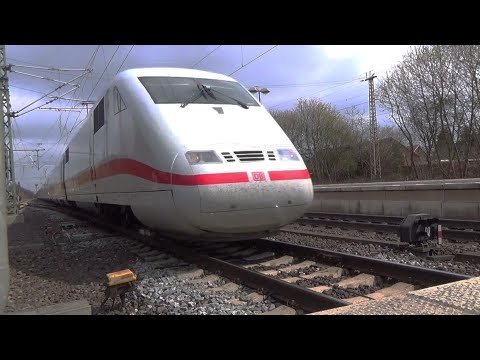Züge im Bahnhof Bassum bei Bremen April 2021- Trains in Bassum station near Bremen April 2021