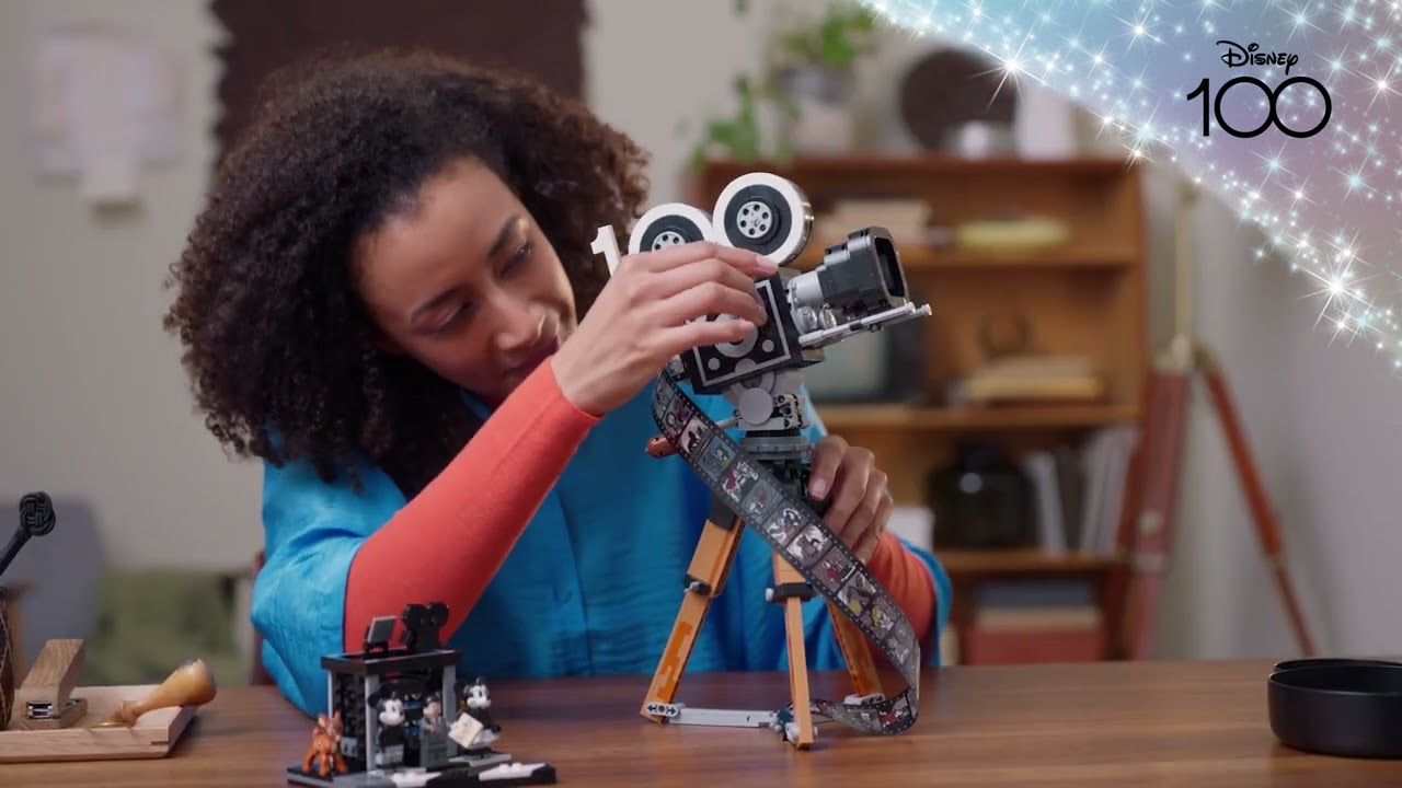 LEGO Disney - Kamera na počesť Walta Disneyho