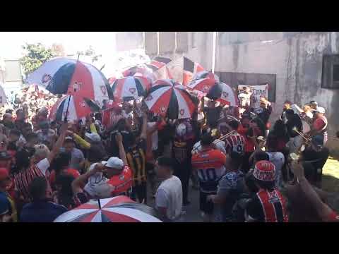 "Chacarita somos familia sigue la previa 24/9/22" Barra: La Famosa Banda de San Martin &bull; Club: Chacarita Juniors