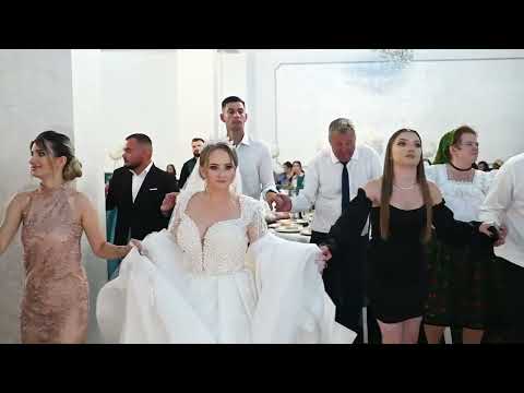 Maria Mihali & Grupul Iza- Colaj de maramures\\Hori de petrecere\\