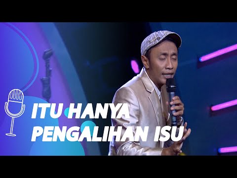 Stand Up Comedy Akbar: Pintar Bermain dengan Kata-kata dan Isu Politik hingga Pesawat Terlambat