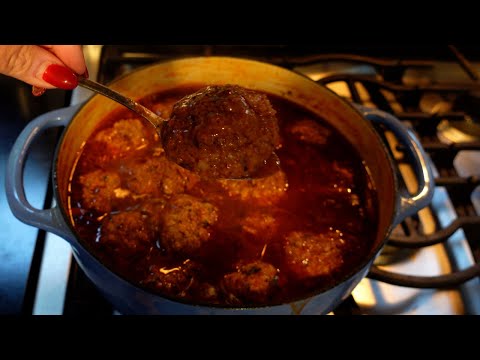 Russian Meatballs in a Sweet and Sour Tomato Sauce | How to make Meatballs in Tomato Sauce