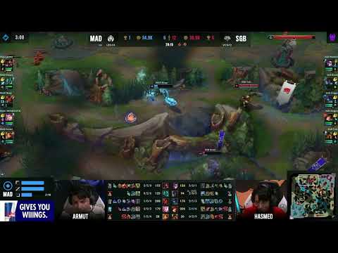 MAOKAI SE SUBE AL TOBOGAN CON TALIYAH