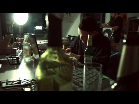 Emcee Sick (Pseudo Slang) feat. dude&phaeb & ChezzOne - Goin' on  (prod. Rufus Grimes)