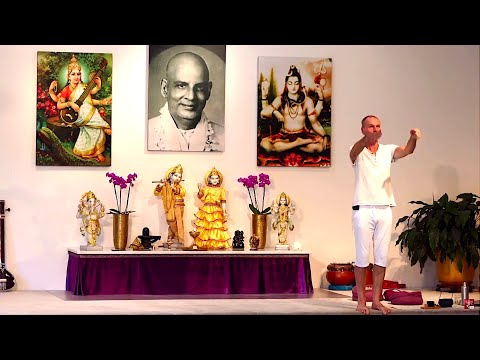 Yogastunde "Meditatives Halten" mit Frank - Yoga Vidya Grundreihe Mittelstufe 16:15 Uhr 19.08.2020