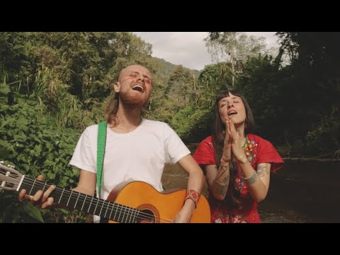 Universo | cantante dourado e luiza rosa