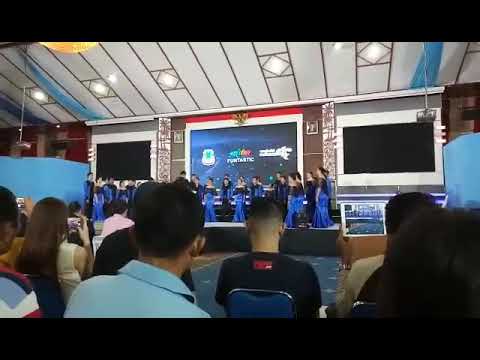 Manado catholic choir.  Christi mutter.  Randall stroope