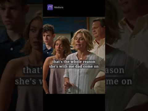 Gloria's father looks exactly like Jay. 😂😂🤣