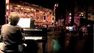 El run-run del nyigo-nyigo.  Pascal Comelade i cabo san roque. festival grec 2012