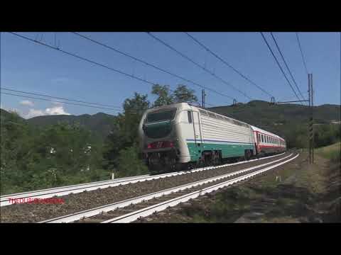IL SALUTO DELLA E.402B CON iIL FRECCIABIANCA IN TRANSITO A RIGOROSO. (AL) SAB. 10 - 7 - 2021.