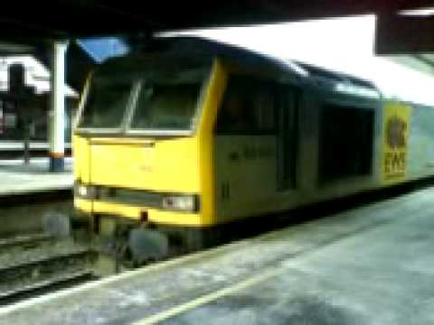 *Archive* EWS Class 60 Leaving Clapham Junction