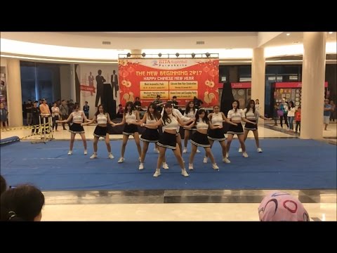 WJSN 우주소녀 - Catch Me 캐치미 dance cover by Bubble Gum @Rita SuperMall Purwokerto