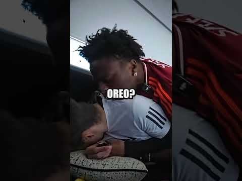 iShowSpeed Starts Losing His Mind After His Cameraman, Slipz, Ate An Oreo Without His Permission! 😭