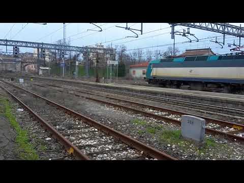 E405 027 in partenza da fornovo