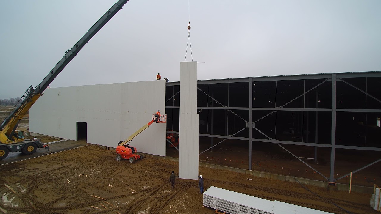 40' High Pre-Assembled Panel Installation