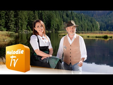 Manfred, der Musikantenwirt und Marina - I hätt a Frog an di (Offizielles Musikvideo)