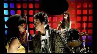 Luis Fonsi - Por una mujer [Music Video]