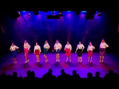 Beginner Neo Burlesque students perform The Look - The Bombshell Burlesque Academy