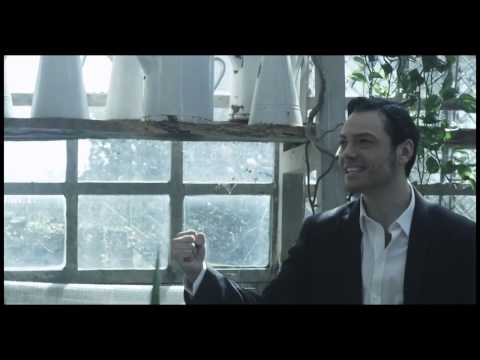 Tiziano Ferro feat. Malú - El amor es una cosa simple (Video Oficial)