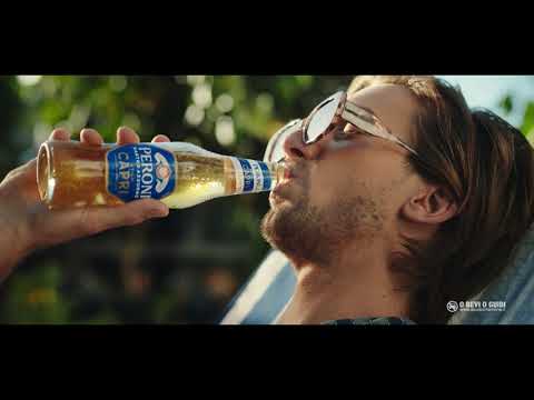 Peroni Nastro Azzurro Stile Capri - Un sorso e sei lì. (30'')
