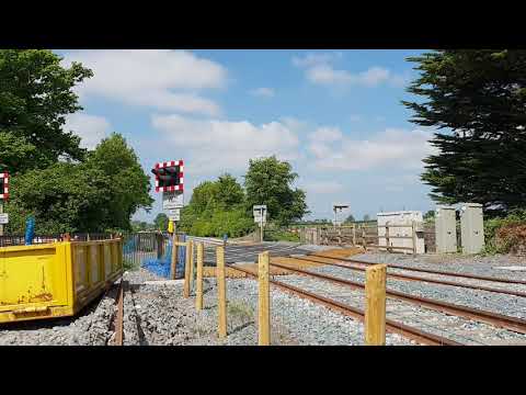 NIR/CIE Enterprise Class 201 (233+DVT9002) @ Drumbane Road Level Crossing, Moira 29/5/2018