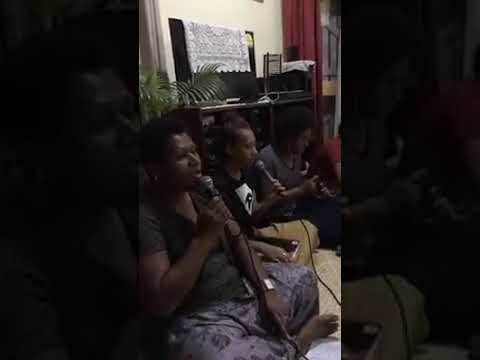 E Kilikili me Rokovi ko Jisu